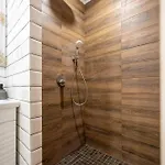 нова 3-кімнатна та поряд студійна двоярусна Loft у центрі одеси Apartment Odesa