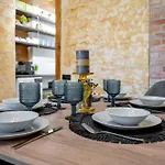 Apartment нова 3-кімнатна та поряд студійна двоярусна Loft у центрі одеси *