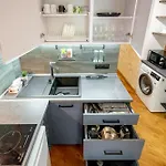 нова 3-кімнатна та поряд студійна двоярусна Loft у центрі одеси Apartment Odessa