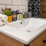 Apartment нова 3-кімнатна та поряд студійна двоярусна Loft у центрі одеси Odessa