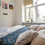 דירה нова 3-кімнатна та поряд студійна двоярусна Loft у центрі одеси