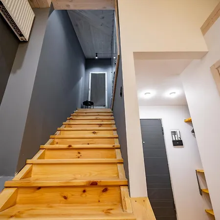 нова 3-кімнатна та поряд студійна двоярусна Loft у центрі одеси Appartement