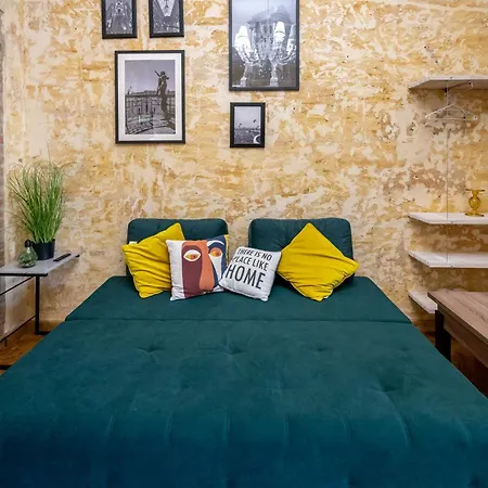нова 3-кімнатна та поряд студійна двоярусна Loft у центрі одеси *
