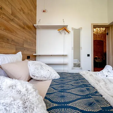 нова 3-кімнатна та поряд студійна двоярусна Loft у центрі одеси *