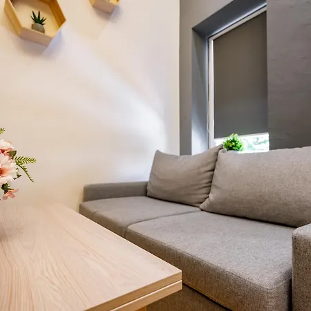 нова 3-кімнатна та поряд студійна двоярусна Loft у центрі одеси Апартаменти *