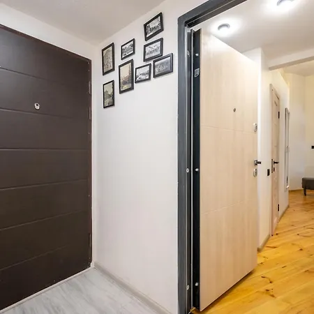 нова 3-кімнатна та поряд студійна двоярусна Loft у центрі одеси Одеса