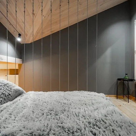 нова 3-кімнатна та поряд студійна двоярусна Loft у центрі одеси * Одеса