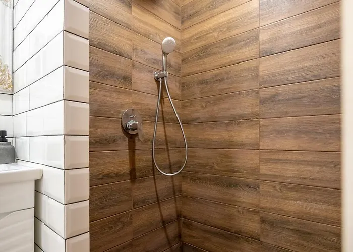 нова 3-кімнатна та поряд студійна двоярусна Loft у центрі одеси Appartement Odessa