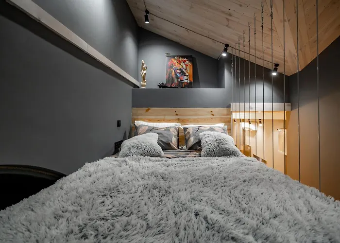 нова 3-кімнатна та поряд студійна двоярусна Loft у центрі одеси * Odessa