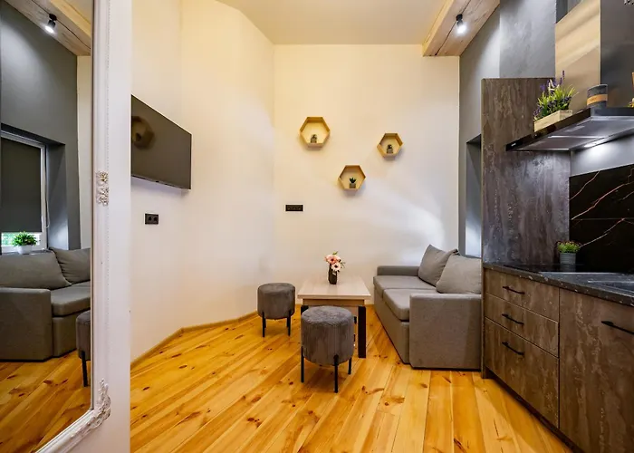 нова 3-кімнатна та поряд студійна двоярусна Loft у центрі одеси Appartement *