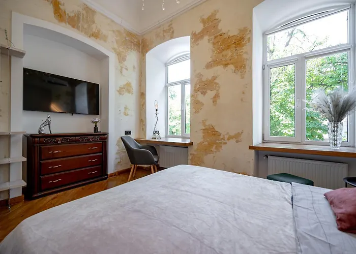 нова 3-кімнатна та поряд студійна двоярусна Loft у центрі одеси Appartement *