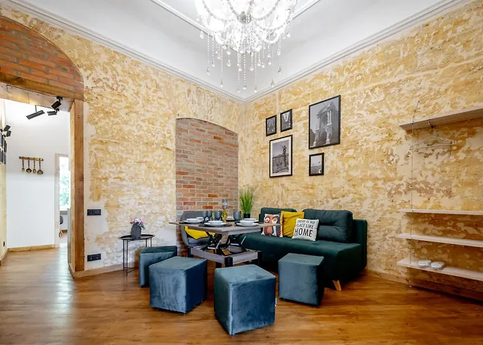 нова 3-кімнатна та поряд студійна двоярусна Loft у центрі одеси