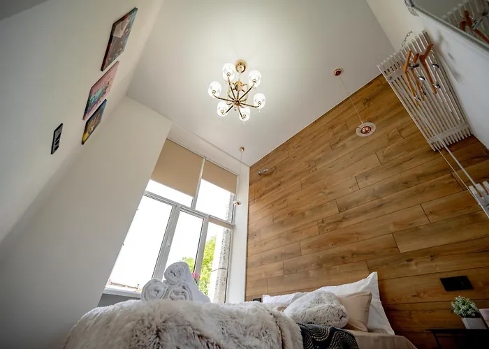 нова 3-кімнатна та поряд студійна двоярусна Loft у центрі одеси Appartement *