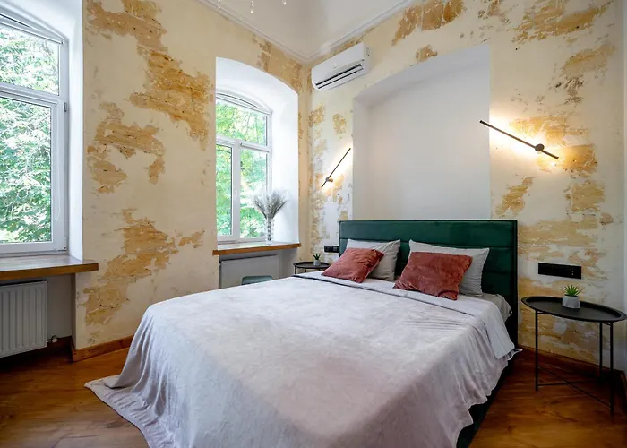 Appartement нова 3-кімнатна та поряд студійна двоярусна Loft у центрі одеси Odessa