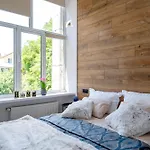 нова 3-кімнатна та поряд студійна двоярусна Loft у центрі одеси Appartement Odessa