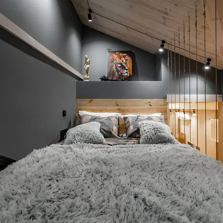 нова 3-кімнатна та поряд студійна двоярусна Loft у центрі одеси * Одесса