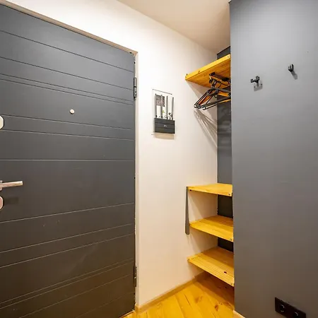 нова 3-кімнатна та поряд студійна двоярусна Loft у центрі одеси * Odessza