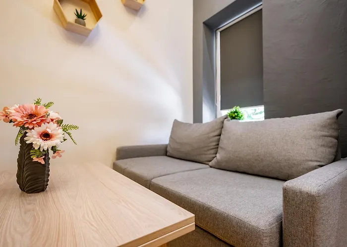 нова 3-кімнатна та поряд студійна двоярусна Loft у центрі одеси *