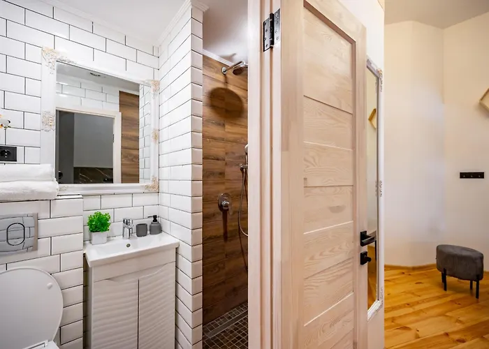 нова 3-кімнатна та поряд студійна двоярусна Loft у центрі одеси