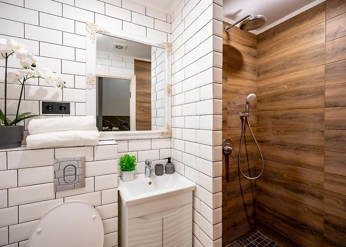 нова 3-кімнатна та поряд студійна двоярусна Loft у центрі одеси Одесса