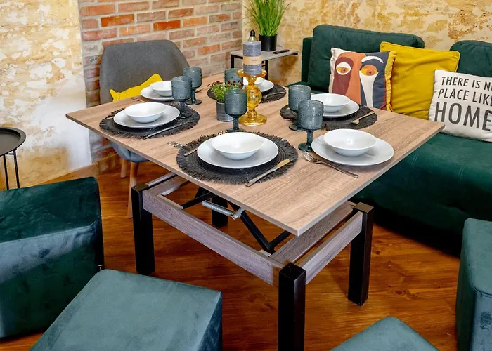 нова 3-кімнатна та поряд студійна двоярусна Loft у центрі одеси Apartman Odessza