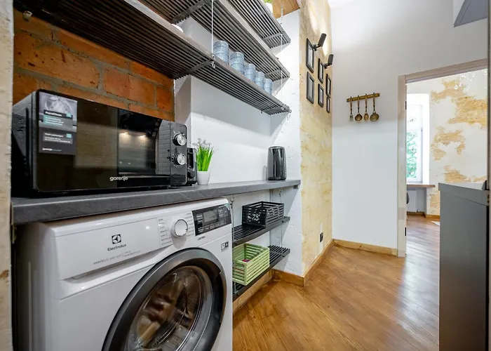 нова 3-кімнатна та поряд студійна двоярусна Loft у центрі одеси