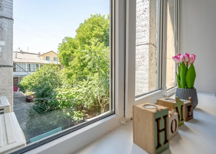 нова 3-кімнатна та поряд студійна двоярусна Loft у центрі одеси *