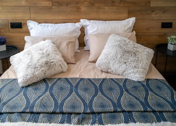 Апартаменты нова 3-кімнатна та поряд студійна двоярусна Loft у центрі одеси Одесса