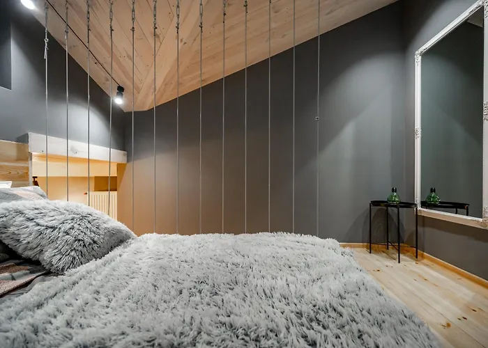 нова 3-кімнатна та поряд студійна двоярусна Loft у центрі одеси *