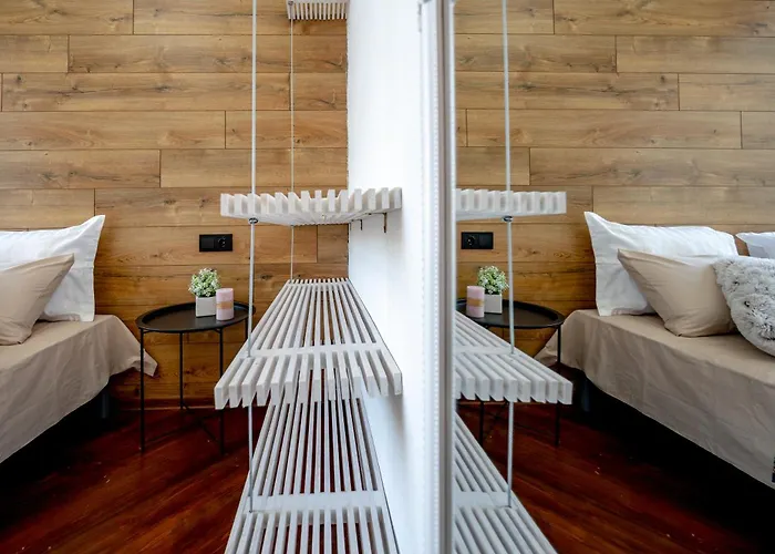 нова 3-кімнатна та поряд студійна двоярусна Loft у центрі одеси * אודסה