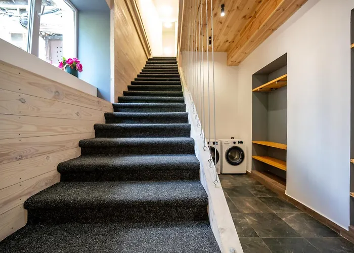 דירה нова 3-кімнатна та поряд студійна двоярусна Loft у центрі одеси אודסה